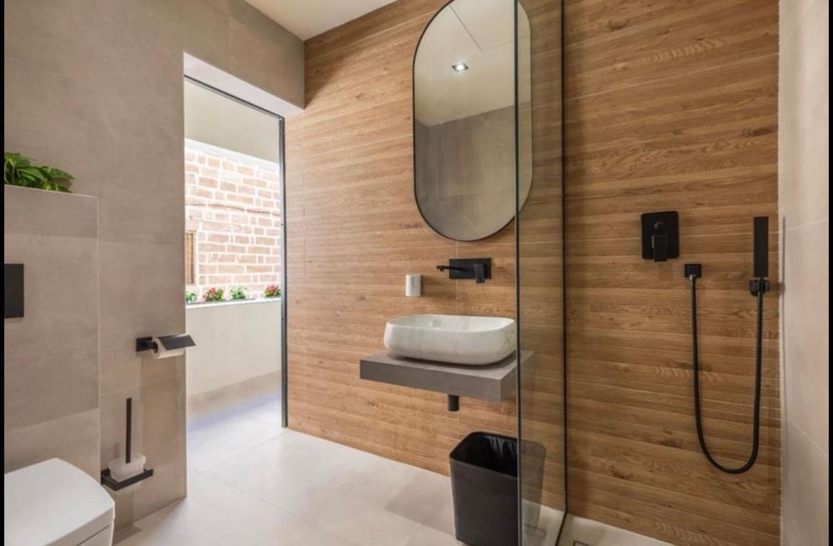 New - Designer Finished 1 Bedroom Apartment A 5 Minutes Ferry Away From Valletta Mosta Exteriör bild